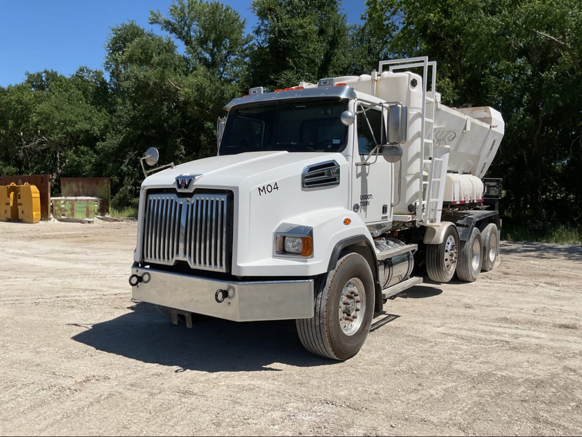 Holcombe HM10H Volumetric Mixer MTD on 2022 Western Star 4700SB