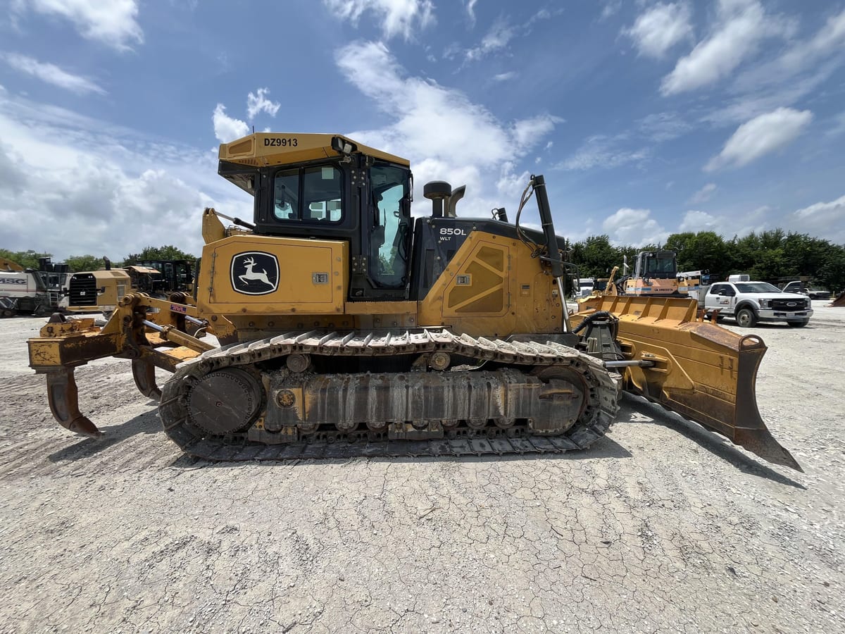 2020 DEERE 850L WLT CRAWLER TRACTOR